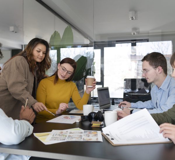 office-workers-working-together-as-team